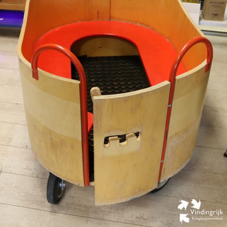 houten bolderkar kindercabrio hout duwen kinderen vervoer kleuters duwkar Dijk Toys veilig