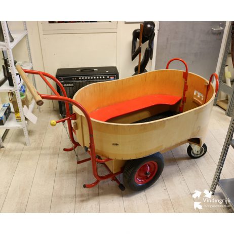 houten bolderkar kindercabrio hout duwen kinderen vervoer kleuters duwkar Dijk Toys veilig