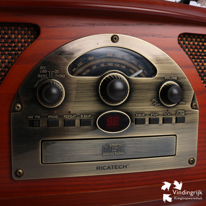 IMG_0504 Ricatech RMC 350 music center hoorn retro platenspeler radio cd speler mp3 SD LP nostalgisch vintage muziek