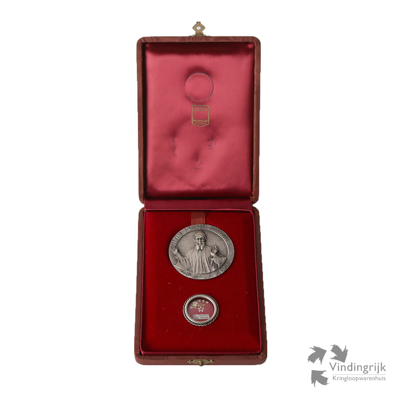 Medaille In Doos Charbel Makhlouf Parels Breda