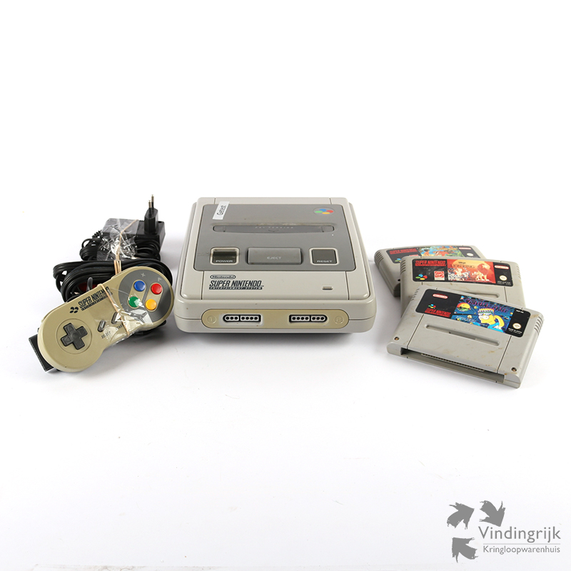 IMG_0627 Super Nintendo spelcomputer game console controller spellen