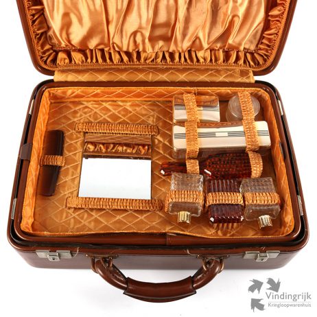 vintage reisnecessaire leren koffertje beautycase leder kam borstel verzorging reis