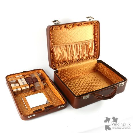 vintage reisnecessaire leren koffertje beautycase leder kam borstel verzorging reis