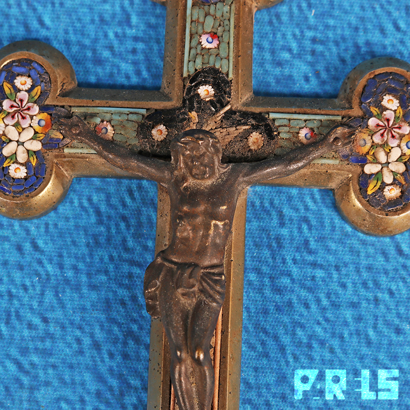 Pendentif Crucifix Vintage En Micro-mosaïque - Marque Stocker, Bronze, Occasion Très Bon état