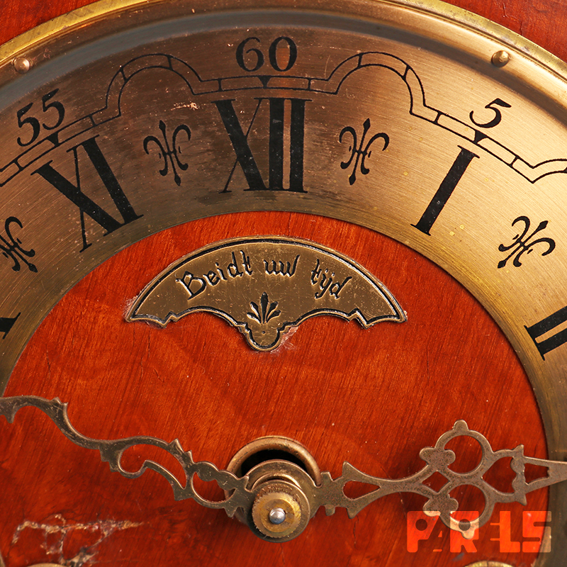 IMG_1854 zeldzaam vintage tafelklokje Wuba Warmink notenhout pendule schouwklok Beidt uw tijd