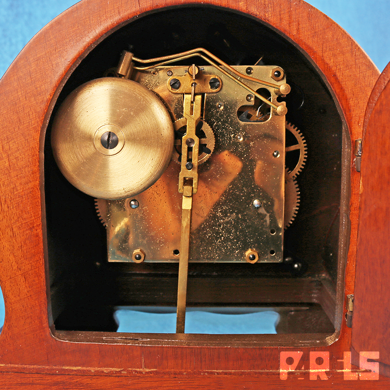 IMG_1862 zeldzaam vintage tafelklokje Wuba Warmink notenhout pendule schouwklok Beidt uw tijd