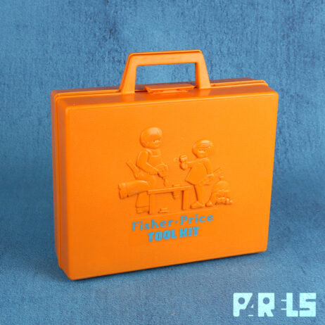 Vintage retro gereedschapskoffer uit de jaren 70 van het bekende merk Fisher Price. Met werkende boor en extra onderdelen. Uw kleine voelt zich een echte klusjesman met deze leuke set.