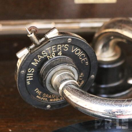 Grammofoon His Masters Voice Model nr. 103 platenspeler bakeliet The Gramophone Company Limited 78 toeren