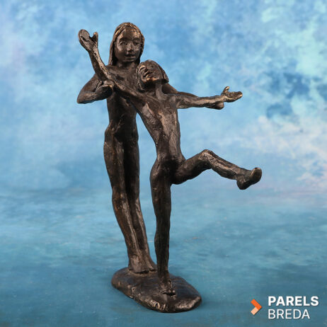 astrid veldhuyzen koppen kunstenares beeldhouwen beeldje brons sculptuur beweging in emotie