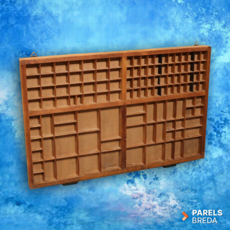 vintage houten letterbak letterlade vakjes hout sorteren miniaturen