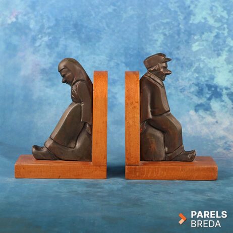 boekensteunen boeren echtpaar brons beeldhouwer onbekend amsterdamse school eikenhout art deco