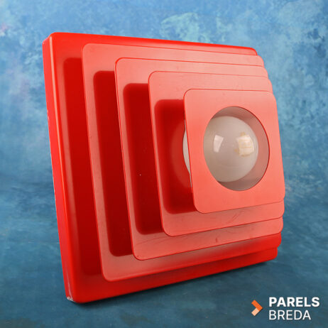 piramidevormige kinetische wandlamp Hustadt Leuchten space age vintage rood