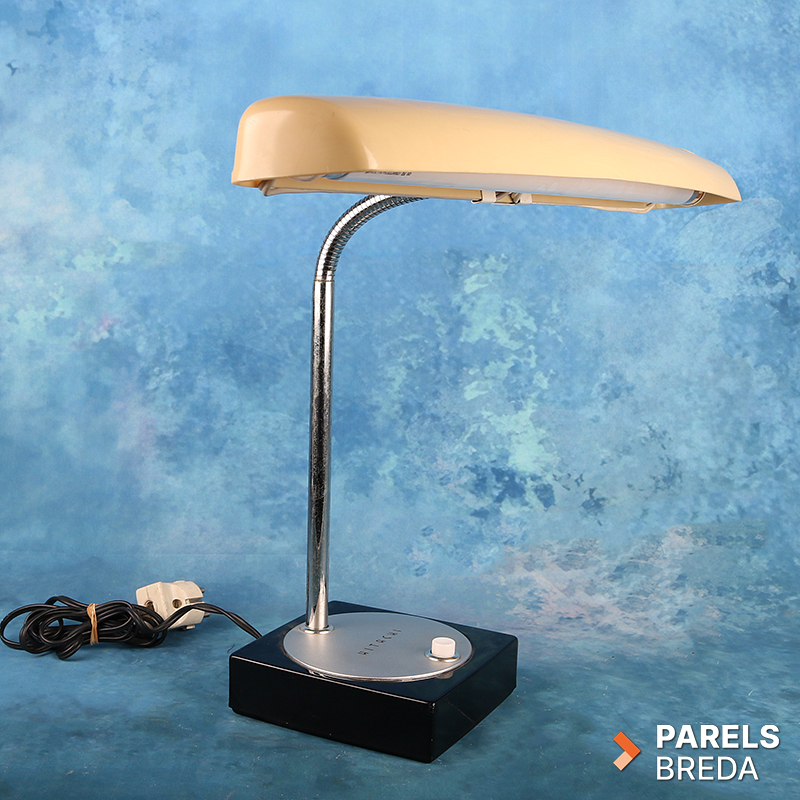 IMG_2323 vintage Hitachi Moon Light 506 bureaulamp fluorescentie armatuur tafellamp Hitachi